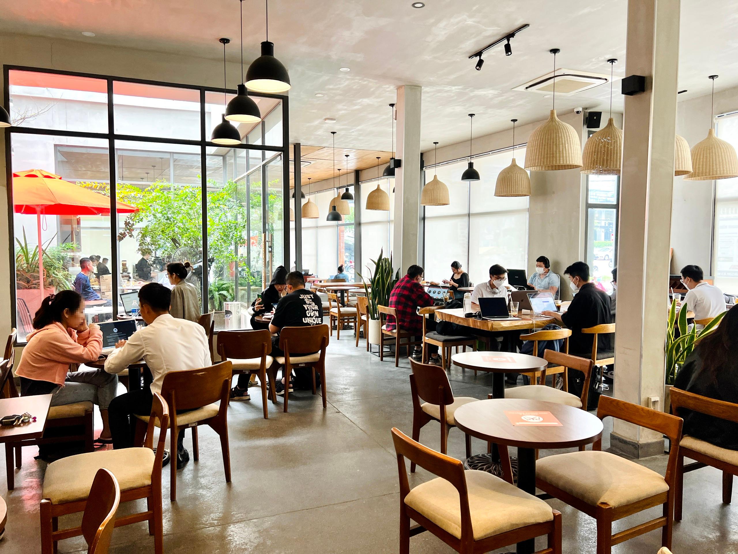 Bí quyết thu hút khách hàng đến quán Cafe của bạn 3