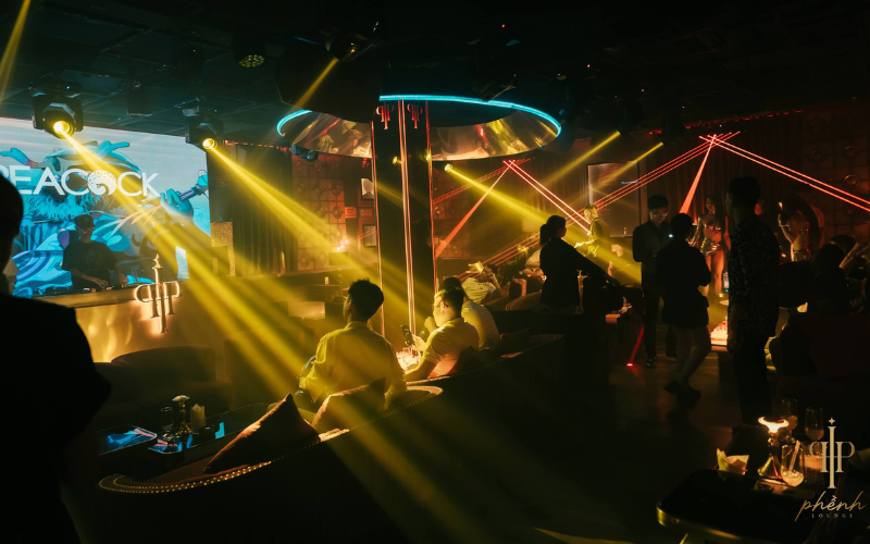 Phềnh Lounge - một trong những quán bar nổi tiếng tại Phú Thọ